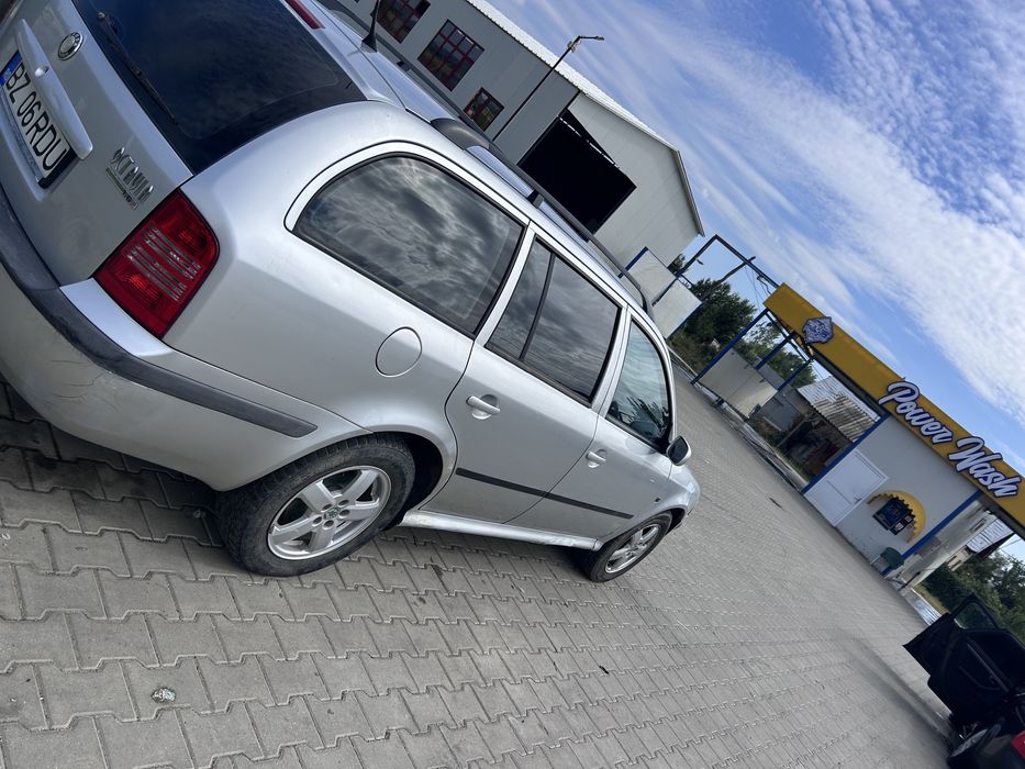 Vând skoda ocatavia