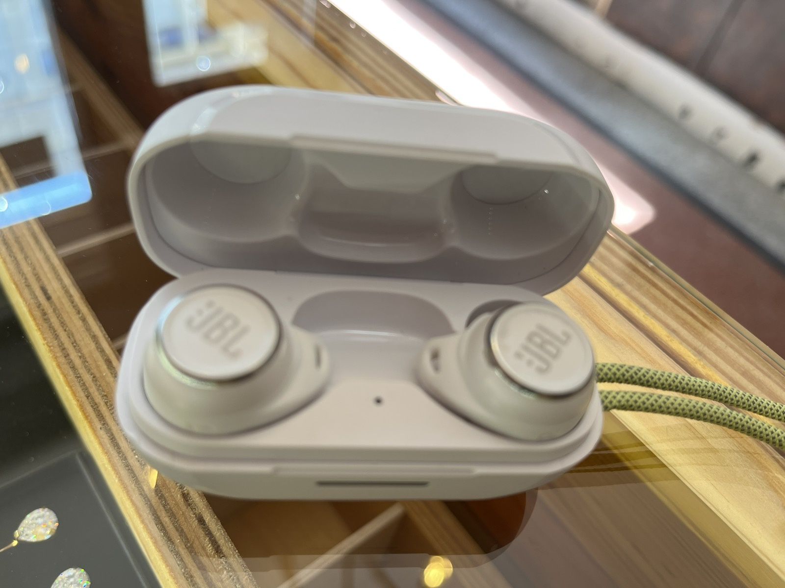 Спортни слушалки JBL- Reflect Aero, Бели