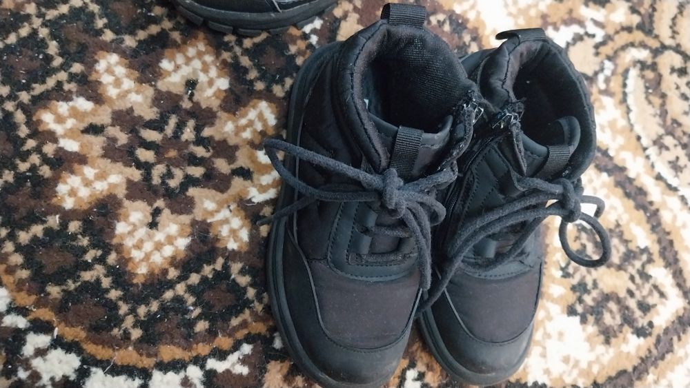 Vând ghetuțe impermeabile 25 și 26