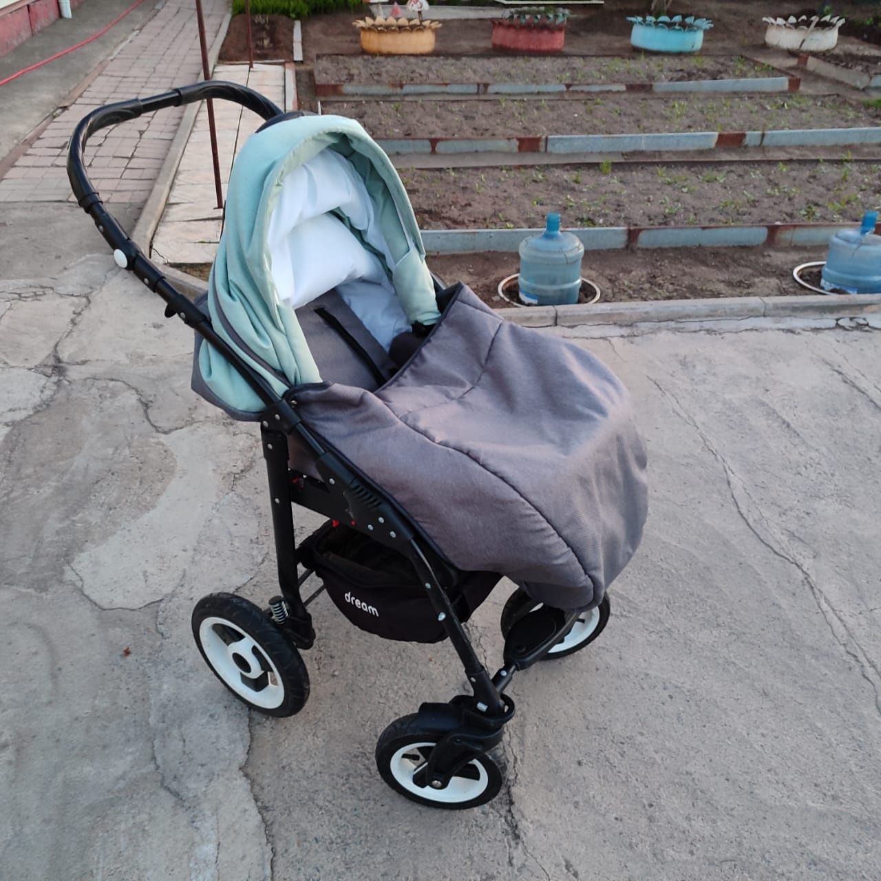 Продам коляску 2 в 1 люлька и прогулочный блок