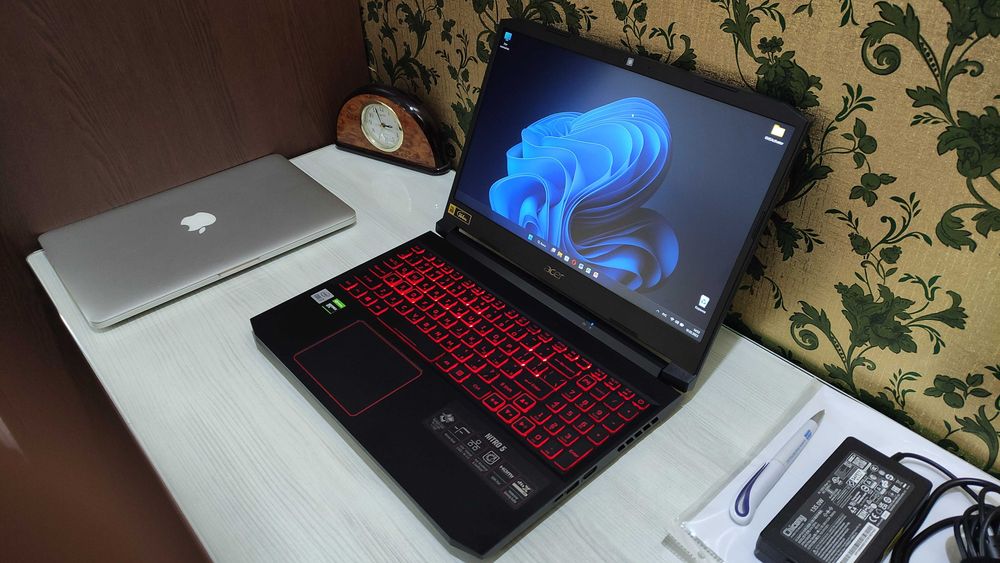 Игровой ноутбук, в полном комплекте. RTX 3000. сегодня