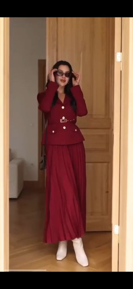 Ayollar uchun dvoyka kastyum yubka