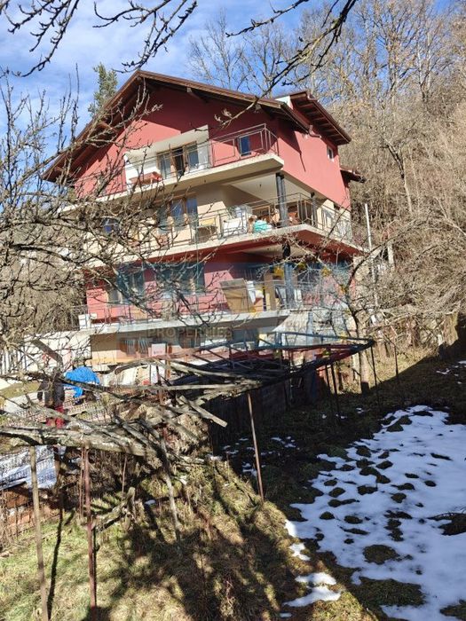 Продава се Къща в с. Углярци, Област Перник - 260 кв.м за 366 €/кв.м - Снимка #4