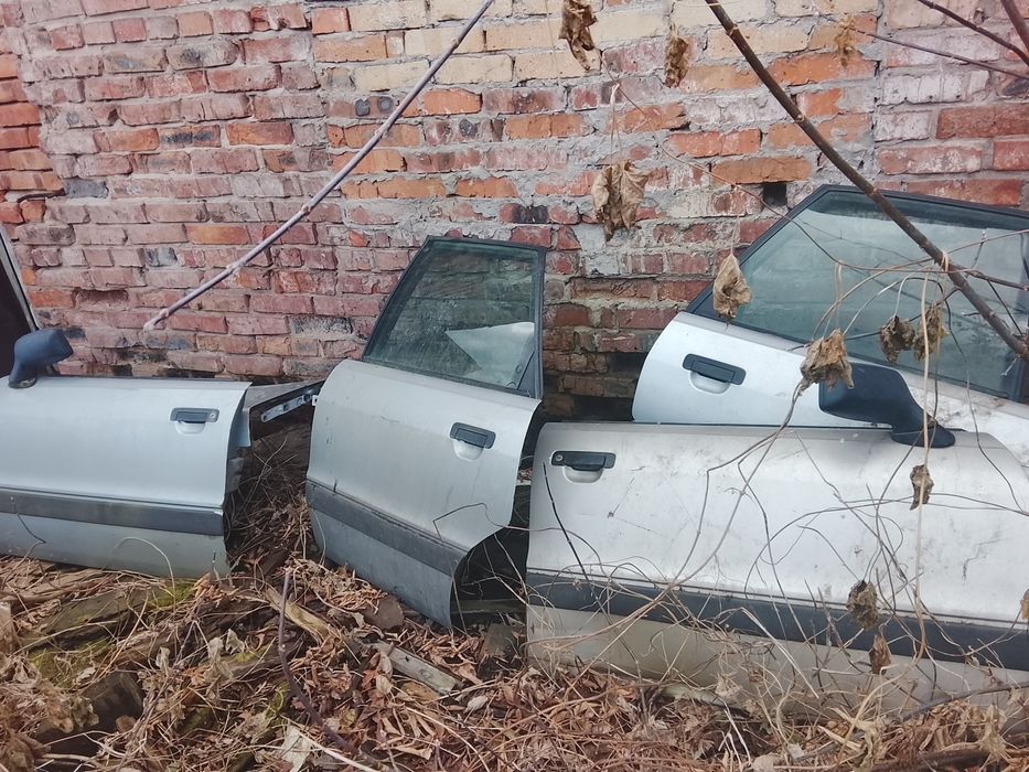 Двери и боклажка багажника от Ауди