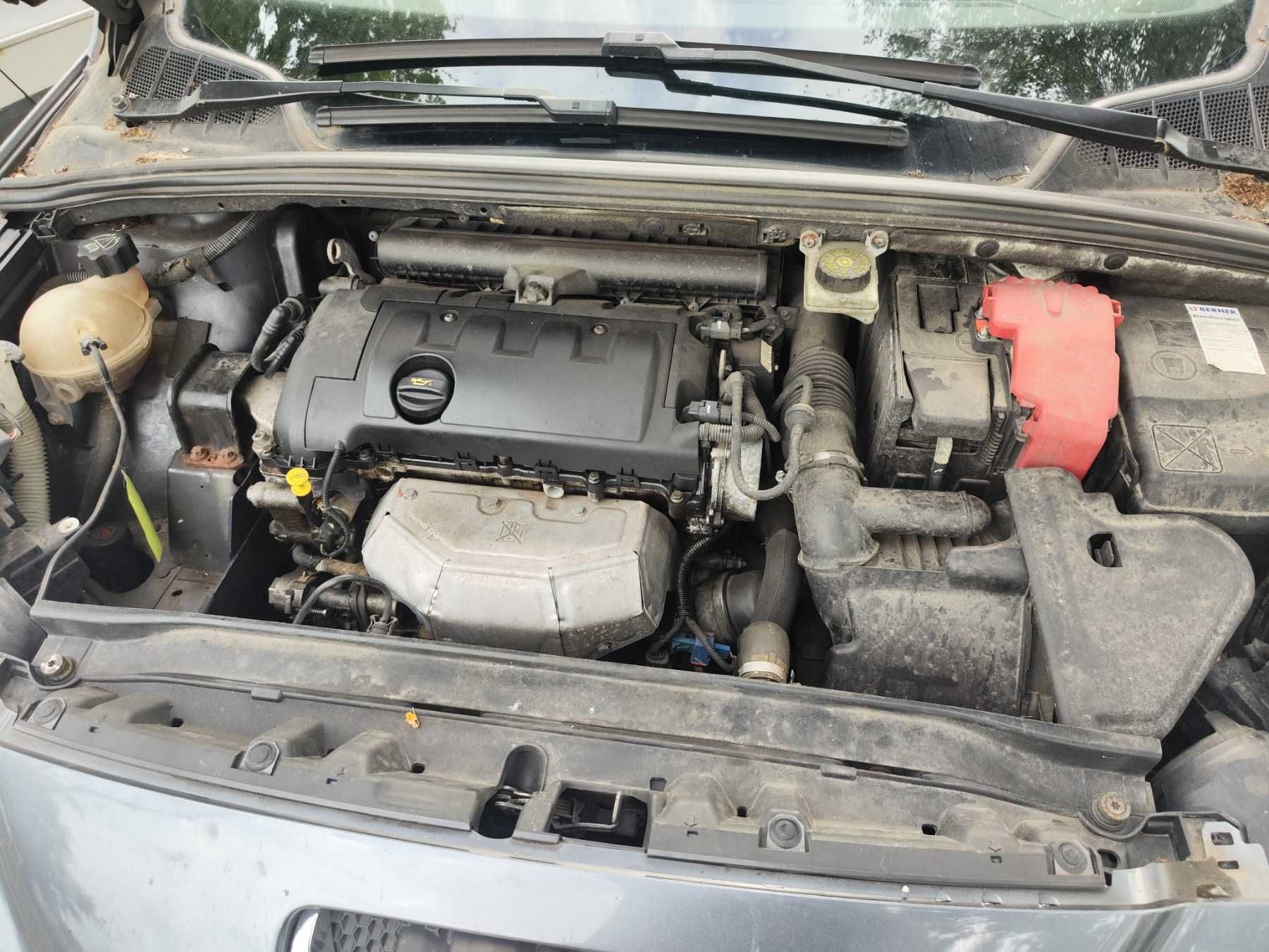Peugeot 308 На части 1.6 бензин 120кс