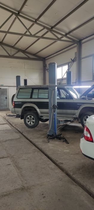 Сдам подъемник в СТО