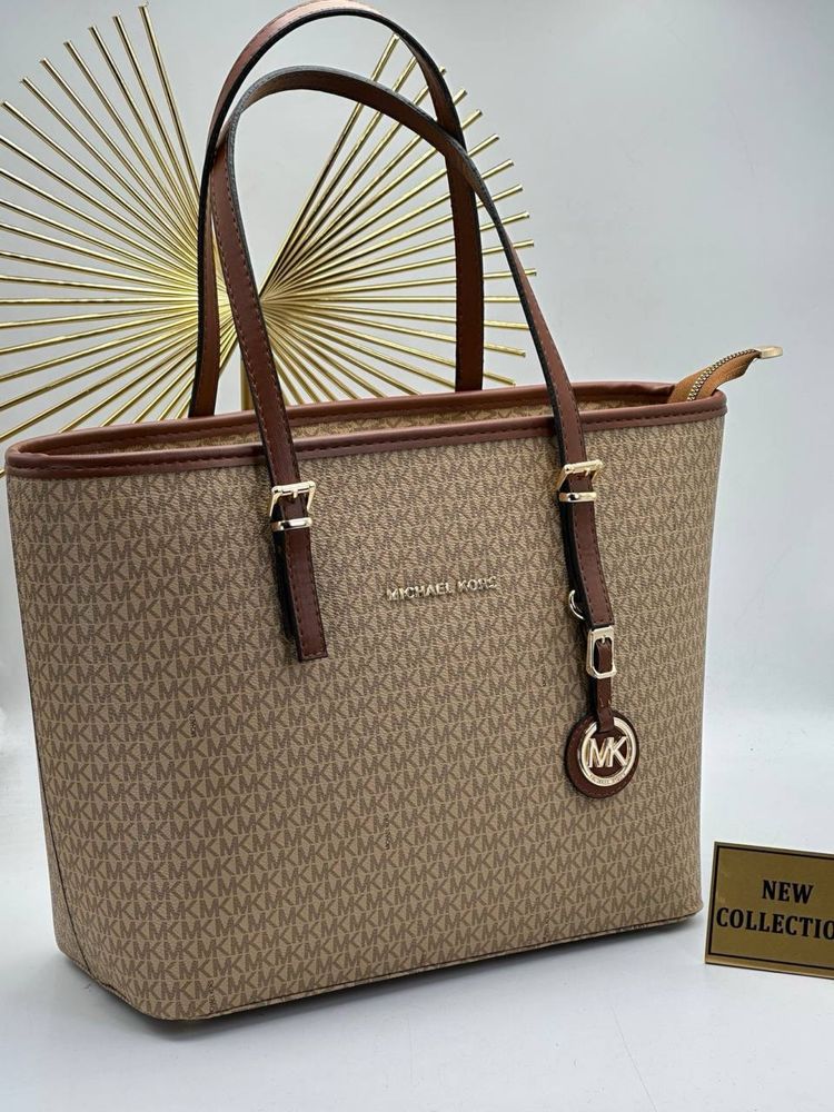 Geanta Michael Kors Noua !!! Dimensiuni 32/28 !!!