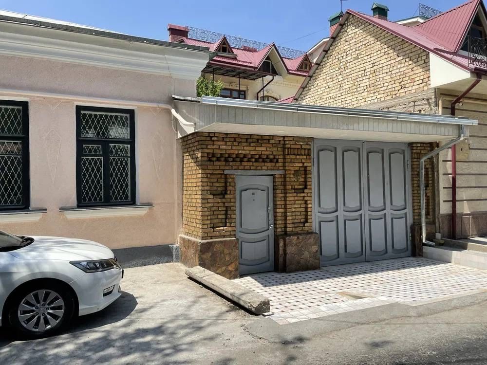 Сдается участок Мирабадский район, можно под офис ( н662 )