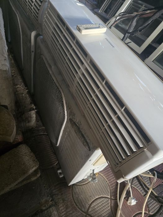 Vand 2 aere condiționat samsung .