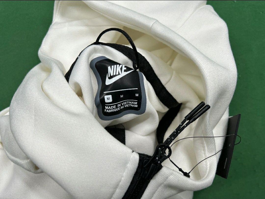 Nike tech fleece alb
