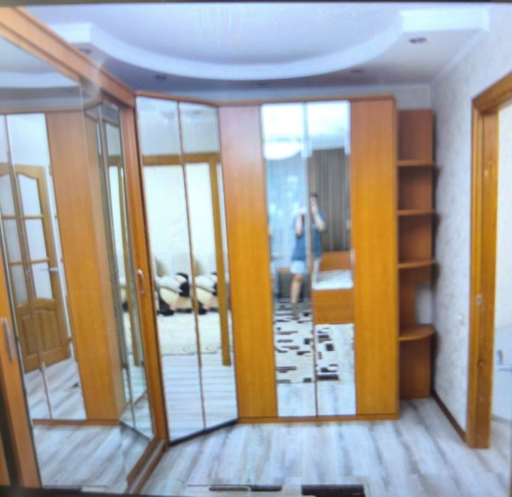 Шкаф угловой  в спальню