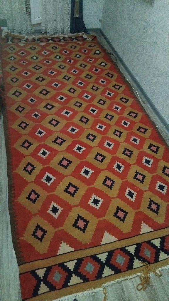 Винтажный ковёр ручной работы.