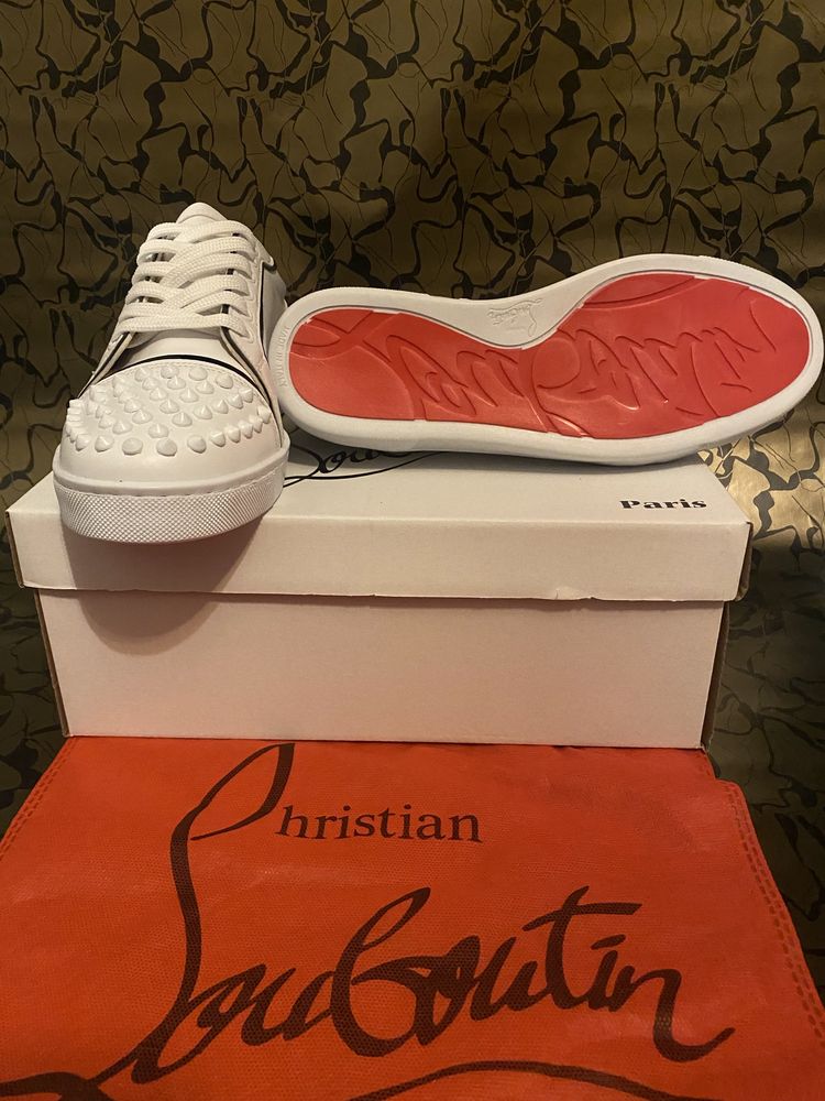 Pantofi Christian Louboutin White.  Lobotin. Lubutani