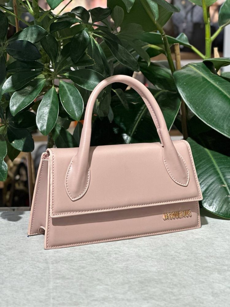 Geanta JACQUEMUS Noua !!! Dimensiuni 23/13 !!!