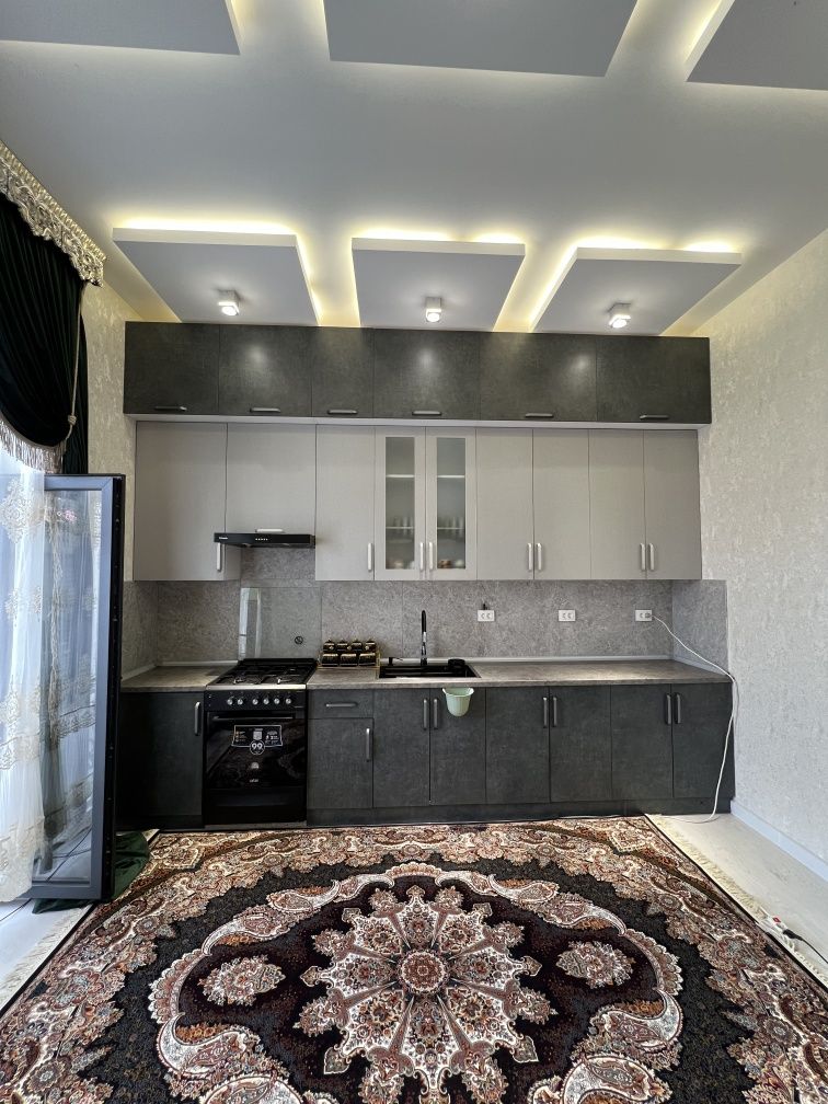 Sergeli tumani yuqori darxonda 6 xona +2ta xoll uchastka srochna sotil