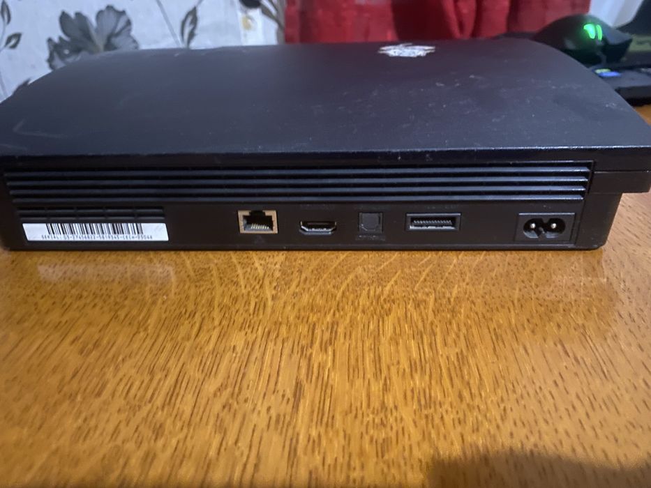 Playstation 3 (PS3) + кабел, 2 джойстика и зарадно