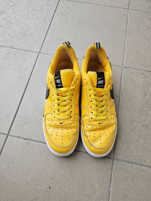 Nike Air Force 1 - Utility Yellow - EU 43