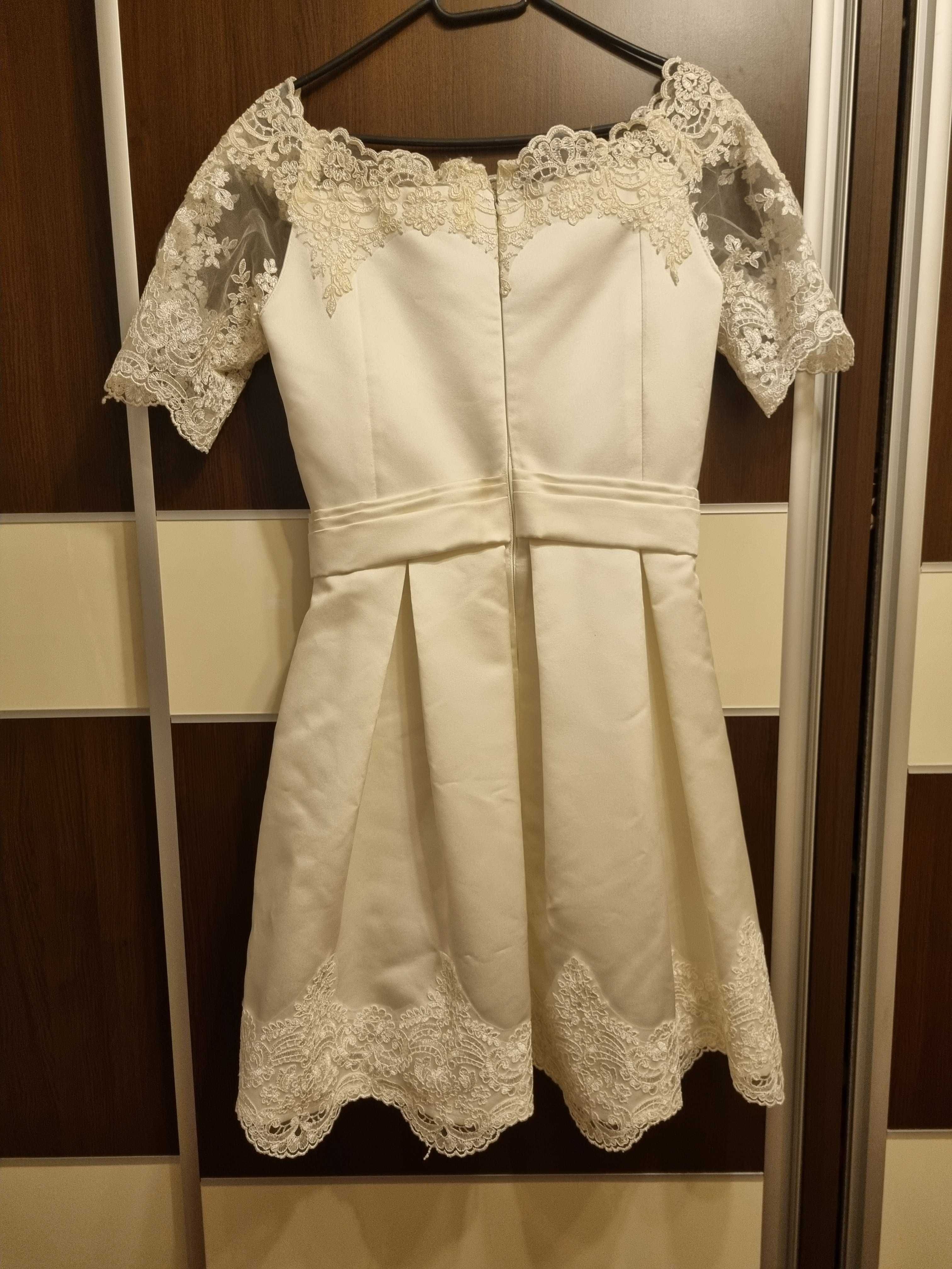 Rochie facuta pe comanda.material tafta si dantela