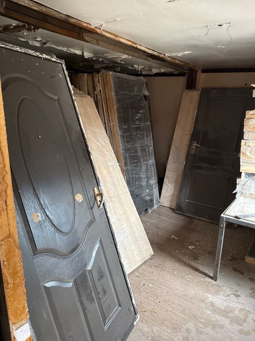 Продаются двери б/у