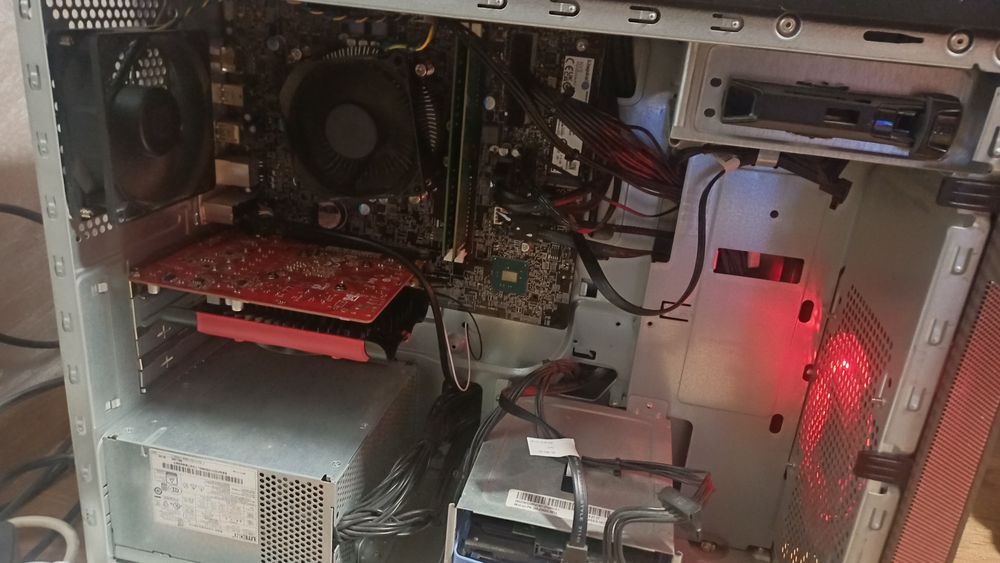 Unitate PC Intel i5-7400 , 1050TI 4 GB VRAM ,16 GB RAM DDR4 2133MHZ