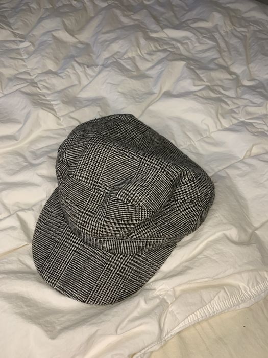 Дамска шапка ZARA