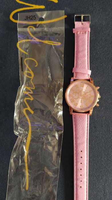 Vand Ceas de culoare ROZ nou cu blocare cheita de pornire