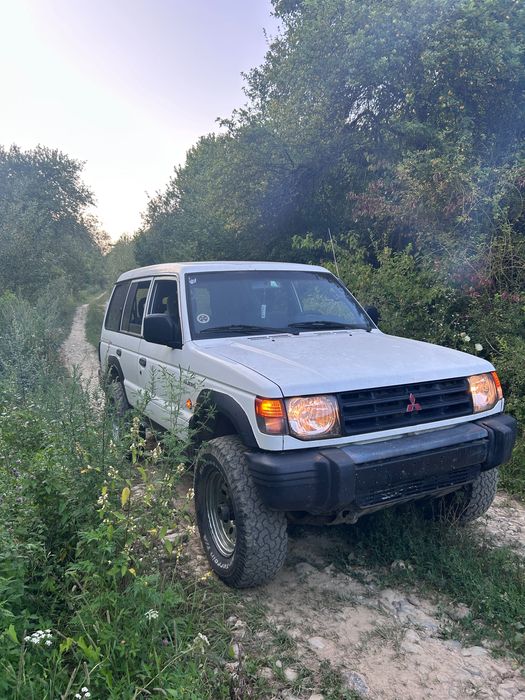 Mitsubishi Pajero 2.5