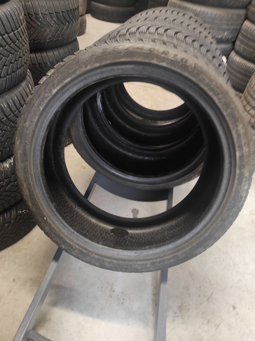 225/40/18 Maxxis 4бр
