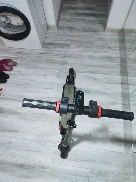 Vând trotineta electrica kugoo