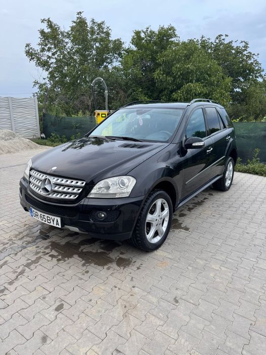Vând Mercedes ml