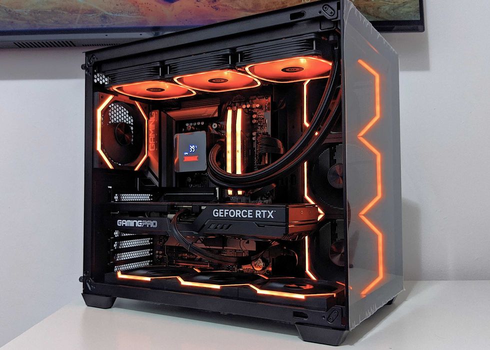 PC Ryzen 7 9800X3D RTX 5070TI 32GB DDR5 2TB NVMe