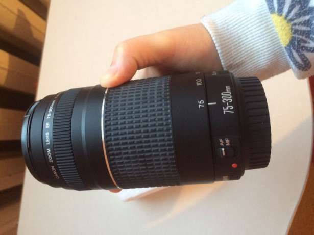 Мощный объектив Canon 75-300, новый ,Кенон