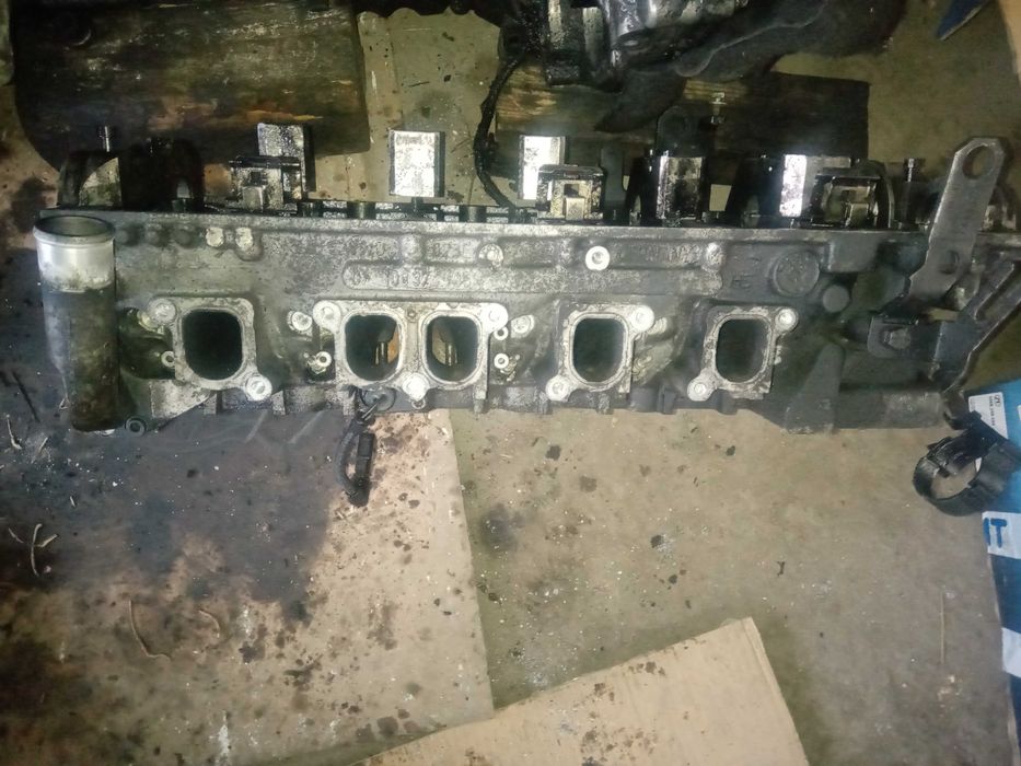 VW T5 2.5TDI на части,  двигатлели и др.