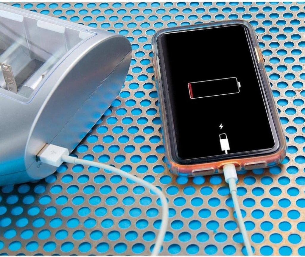 Универсално зарядно устройство за батерии с LCD дисплей и USB порт CHA
