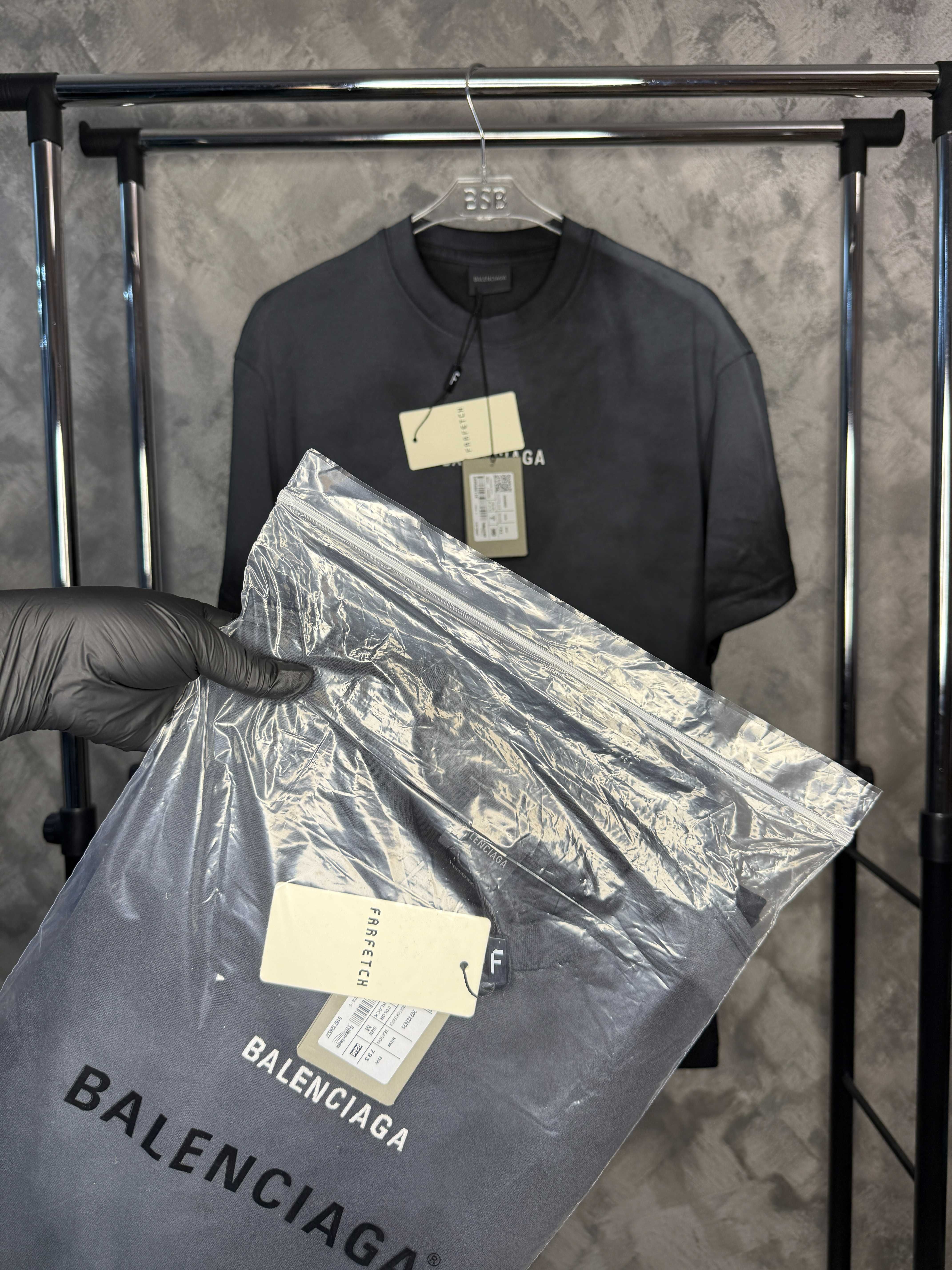 Tricou Balenciaga