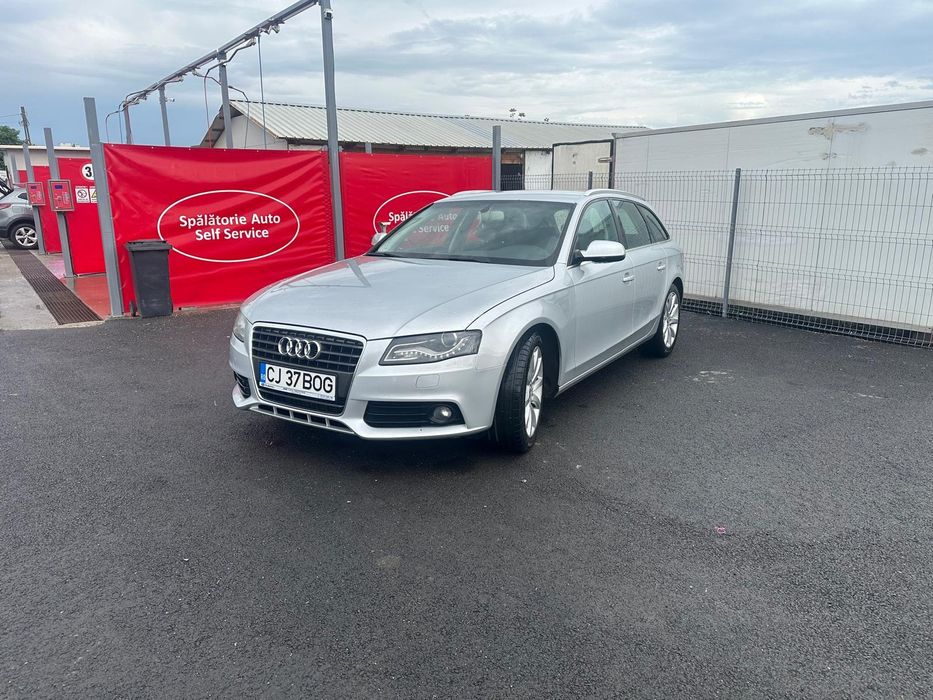 Vând Audi A4 B8 .