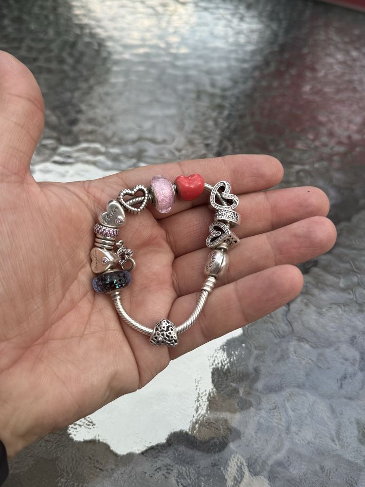 Vand bratara Pandora!