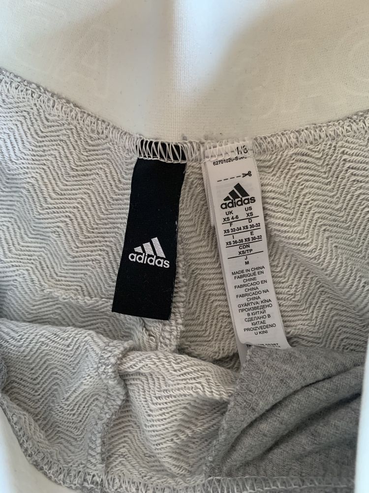 Pantaloni scurti Adidas originali