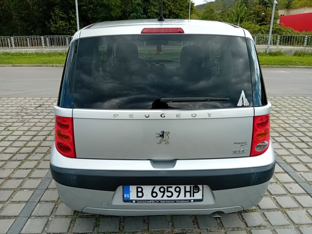 Продавам Пежо 1007