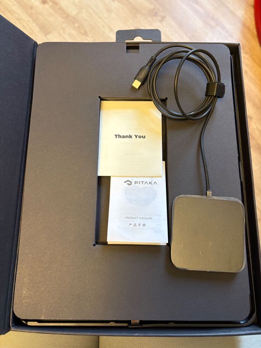 Калъф Pitaca MagEZ за Ipad Pro 12.9 2021/2022, със зарядно