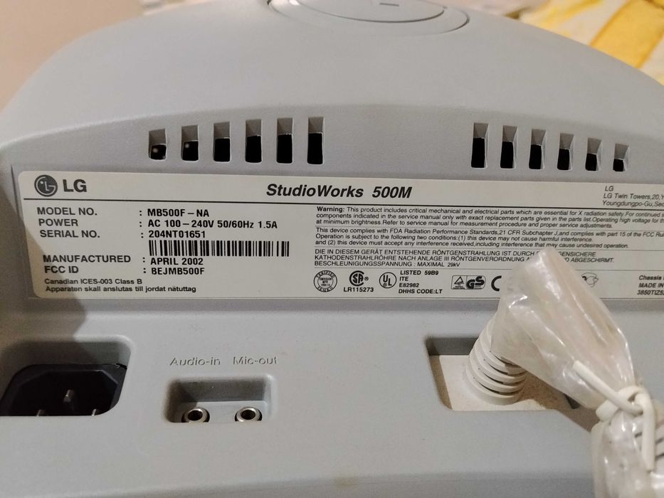 Монитор LG Studioworks 500M