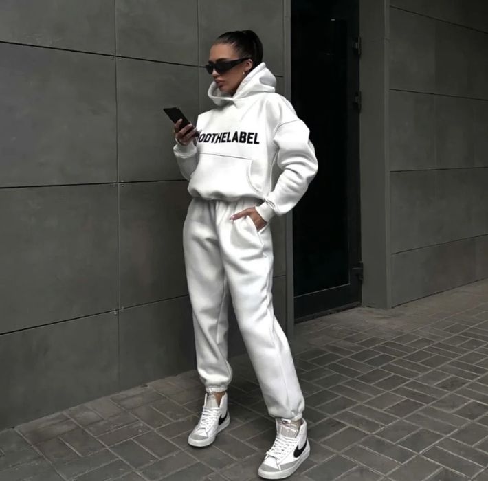 Дамски комплект.