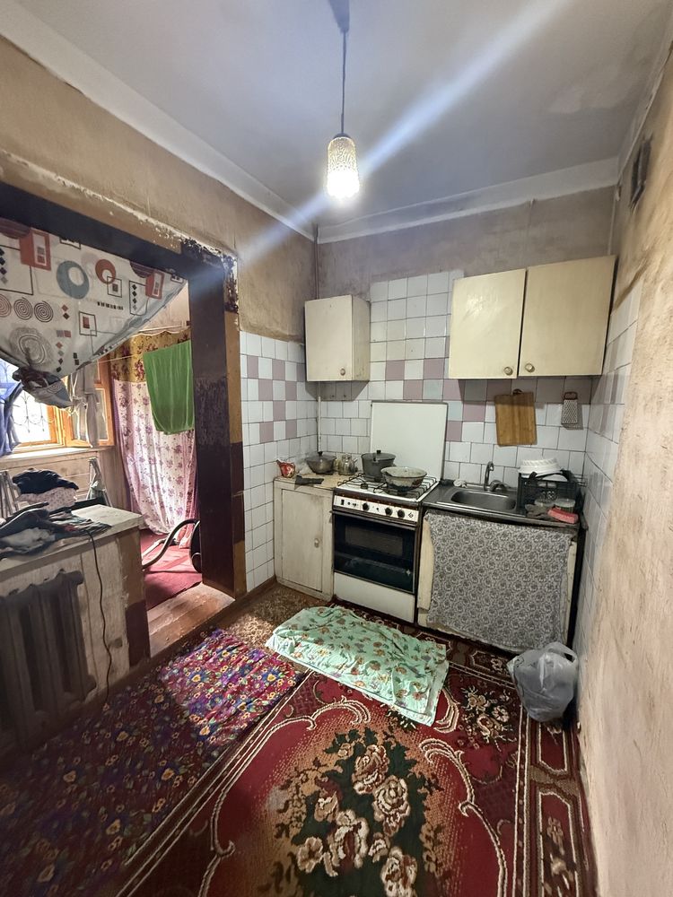 Срочно продаётся квартира Мирабадский р-н Куйлюк 4 2/1/4 62м2