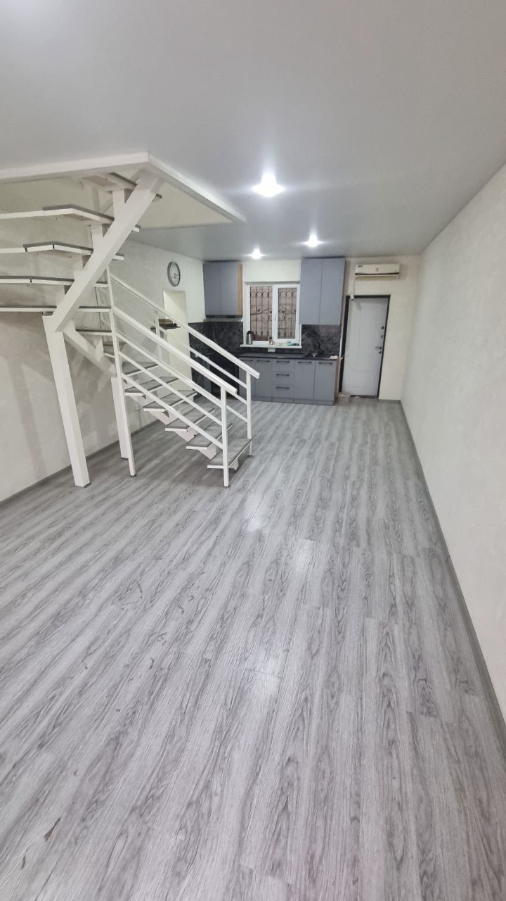 Срочно. Коттедж. 70кв.м. 3 комнаты. 2 этажа.