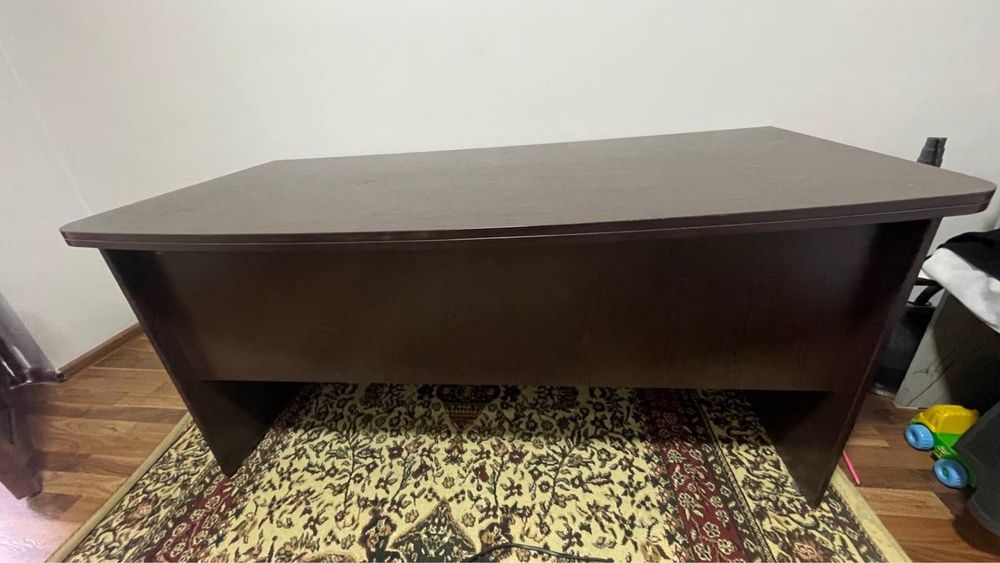 Стол      офисный