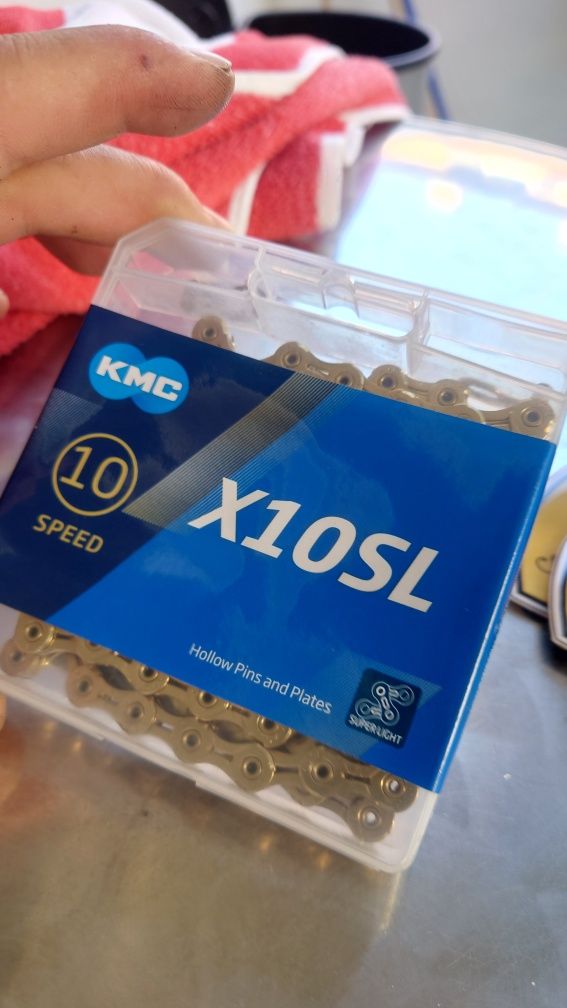KMC X 10 -SL ultra light 114 link Gold chain