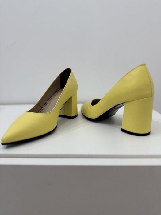 Vand Pantofi piele naturala, galbeni, noi