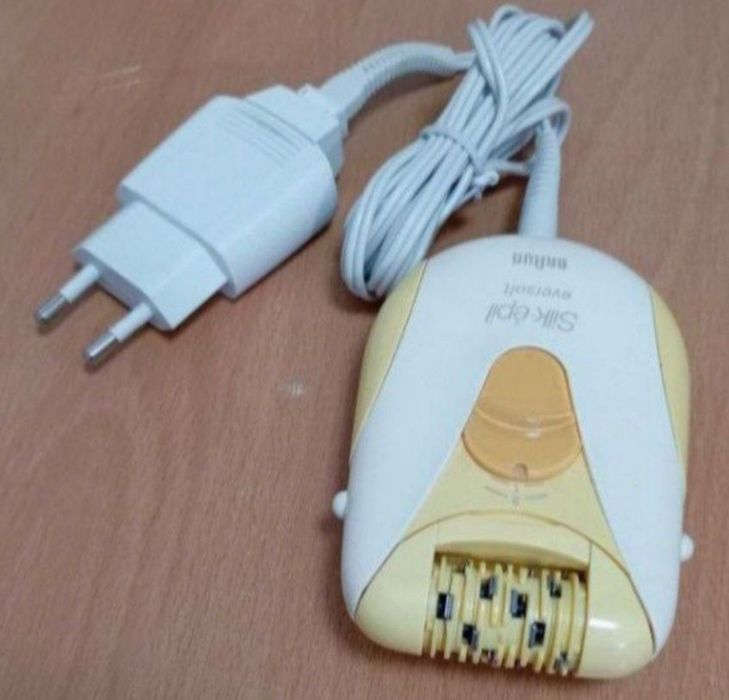 Vind Epilator Braun Silk Epil cu încărcător original,