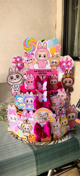 Tort din dulciuri ambalate