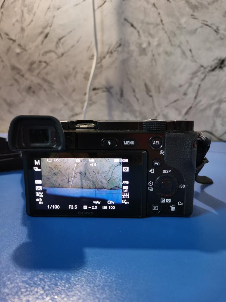 Професионален фотоапарт sony a6100